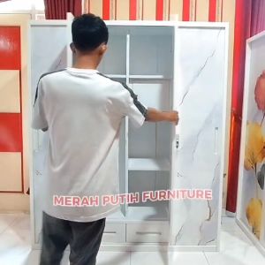 Lemari pakaian 4 Pintu sliding MARBLE. Bahan plat besi. Brand Olympic. Lemari baju wardrobe cermin gantungan brangkas. Anti Rayap anti air. Bermotif elegan & Minimalis.  ada 2 laci.