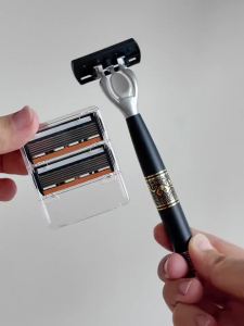 Bộ Dao Cạo An Toàn Bằng Thép Không Gỉ 6 Lớp Dành Cho Nam Giới Với Dải Bôi Trơn Lô Hội Bộ Dụng Cụ Chăm Sóc Cá Nhân Di Động Món Quà Hoàn Hảo
