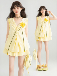 Keiko | Bộ Áo Blouse V-Neck Không Tay và Chân Váy Mùa Hè Hoa 3D Màu Vàng