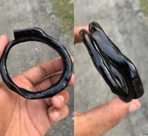 Gelang hitam akar bahar
