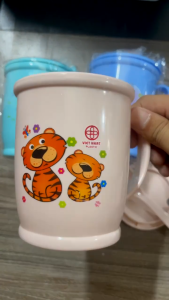 Ly Nhựa Tròn Có Thìa Kèm Nắp 6002 Việt Nhật Cao Cấp