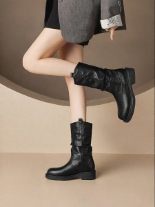 Josiny | Black Insulated Thick-Sole Mid-Calf Boots