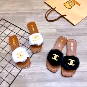 ( TĂNG LÊN 1 SIZE ) Dép nữ quai ngang LADISO  quai lông xù phối charm đá sang trọng cùng lót da xịn xò - TT501