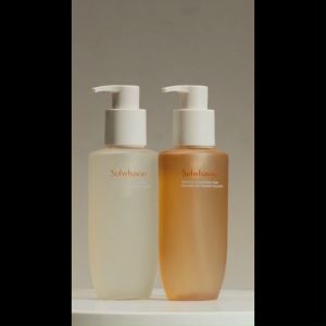 Sulwhasoo Gentle Cleansing Oil 200ml - Soothing Refreshing Clarifying Suitable for All or Oily Combination Skin Types