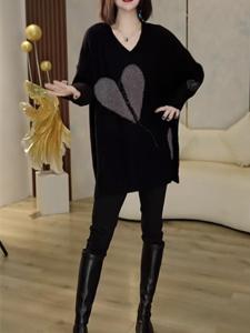 เสื้อสเวตเตอร์ถักแบบหนาพิมพ์ลายหัวใจ คอวี ทรงหลวม แฟชั่นฤดูใบไม้ร่วง/ฤดูหนาว สำหรับผู้หญิง เสื้อสเวตเตอร์ถักผ้าขนสัตว์