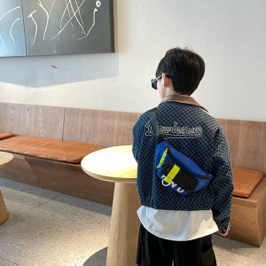 กระเป๋าสะพายข้างสุดเท่สำหรับเด็กชาย กระเป๋าสะพายข้างแบบสะพายข้างสำหรับเด็กผู้หญิง กระเป๋าคาดหน้าอกแบบมีสไตล์สำหรับเด็ก กระเป๋าคาดหน้าอกสำหรับเด็กวัยต่ำ