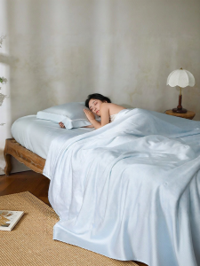 Mercury | Deep Sea Collagen Moisturizing Cooling Summer Quilt