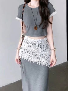 YUEZHONGWEI | เสื้อยืดแขนสั้นคอตัดมนสีเทา ทรงเข้ารูป ดีไซน์ฤดูร้อน ผ้าไนลอนผสมโพลีเอสเตอร์ ความยาวปกติ เสื้อผ้าทำงานสไตล์เกาหลี