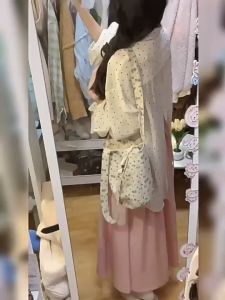 groove_grace เสื้อแฟชั่นหญิงแซ่บๆ เสื้อแขนยาวลายจุดสีขาว เสื้อผ้าสไตล์เกาหลี เสื้อผ่าหลังแบบบาง เสื้อแขนยาวสีขาว #W420