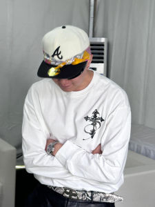 STK SmallTownKid อเมริกันวินเทจ สีดำ สีขาว เสื้อยืดแขนยาว Cross Base Layer Youth ลำลอง หลวม เสื้อยืดคอกลมพอดีตัว