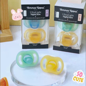 Ty Ngậm Silicone Siêu Nhẹ Dạ Quang Ultra Light NightGlow Cho Bé Tommee Tippee 0-6 6-18 18-36 Tháng (Vỉ Đôi)