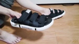 Sandal Gunung Hiking Adventure Pria Sandal Casual Pria Sandal Kekinian Sendal selop pria Sandal sport pria new style anti selip 2025