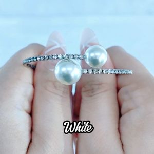 SO SEOUL Quinn Pearl Bracelet – Spiral Adjustable Cuff with Austrian Crystals in Pink or White