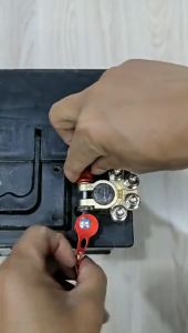 Bộ 2 Kẹp Cọc Acquy Nối Pin Xe Hơi Chốt Tháo Lắp Nhanh Dẫn Điện Cao Dòng Điện Ổn Định Đi Kèm Cờ Lê Lục Giác 6mm