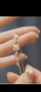 Introduction to S925 Silver Crystal Four-Leaf Clover Bracelet