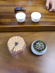 Hộp 100 Nhang Trầm Hương Dạng Nụ Giúp Thanh Lọc Không Khí Nụ Hương Trầm Tự Nhiên Mang Lại May Mắn