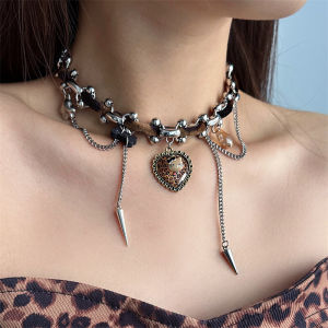 Sweet Cool Brown Leather Chain Heart Kitty Cat Rivet Tassel Choker Necklace Vintage Design Sense Collarbone Chain for Women