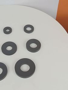 40x8 50x10 60x10 70x10 80x10 90x15mm đen tròn vòng nam châm Ferrite nam châm với lỗ loa từ vòng nam châm vĩnh cửu