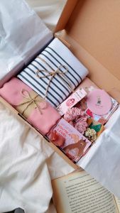 Hampers Kado Cewek Stationery Totebag Hijab - Giftbox Ulang Tahun Wedding Wisuda by Mocchiato