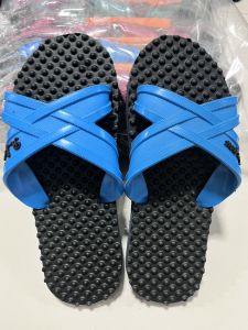 รองเท้าทำจากยางพารา นิ่ม ไม่ลื่น ไม่ดีดน้ำ