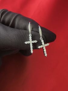 Diamcity  (Free Gra Certificate) Anting Salib Moissanite Wanita