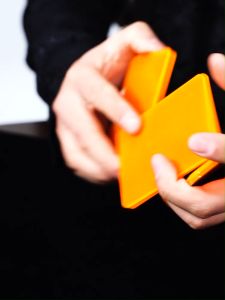 อุปกรณ์เสริมมายากล แผ่นพลาสติก ฝึกตัดไพ่ Trainer Deck (Pure Cardistry)