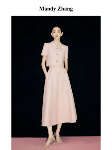 ชุดเดรสสองชิ้นสีชมพู MandyZhang คอลเลกชั่นฤดูร้อน 2025 กระดุม คอโปโล แขนสั้น ชุดทำงาน ชุดทำงาน ชุดทำงาน