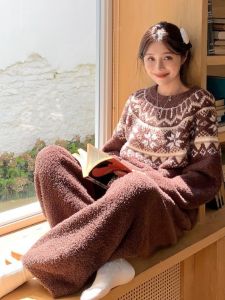 Thickened Island Half Velvet Warm Home Clothes Set Womens Sleepwear Home Clothes Soft Long Sleeve round Neck Polyester Fiber