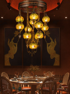 สไตล์เอเชียตะวันออกเฉียงใต้คาเฟ่บาร์ร้านอาหารเหล็กศิลปะวินเทจโคมระย้าแสงตกแต่งบุคลิกภาพสร้างสรรค์