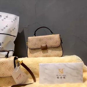 Tas Kerja Wanita Elegan & Stylish: Pilihan Terbaik untuk Kantor & Pesta