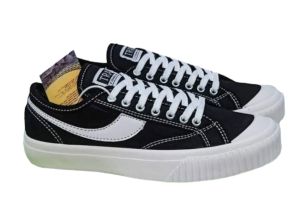 Sneaker Pria dan Wanita