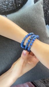 กำไลหินลาพิสลาซูลี หินลาพิสลาซูลี8มม. กำไลข้อมือหินสีน้ำเงิน กำไลมงคล ใส่แล้วปัง หินแท้