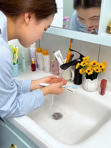 ที่ใส่แปรงสีฟัน ที่ใส่ยาสีฟัน ชั้นวางของติดผนังห้องน้ำ กล่องเก็บอุปกรณ์ห้องน้ำ จัดส่งด่วนจากไทย