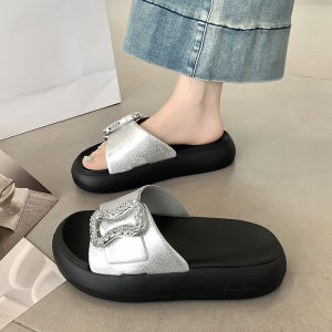 รองเท้าแตะผู้หญิงแบบสวมหัวลายผีเสื้อสำหรับกลางแจ้ง รองเท้าแตะพื้นหนา กันลื่น ใส่ในบ้าน รองเท้าแตะแบบสวมหัวแบบหนาสำหรับกลางแจ้ง