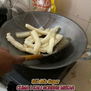 Kerupuk Kulit Sapi Mentah Kiloan 1kg Stik Mie / Rambak Sapi Langsung Goreng Krecek Rambak Kulit Sapi