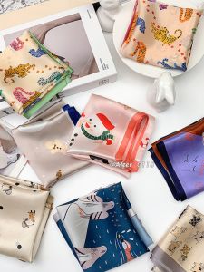 Authentic Silk Square Scarf Mulberry Silk Square Neck Scarf for Teachers Summer Autumn Gifts for Mom Teachers Multifunctional Printed Scarf