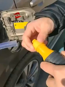 [HCM] Ống hút dầu bóp tay ống bơm hút chất lỏng di động 1M