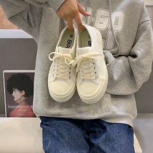 รุ่นใหม่ของแฟชั่นสไตล์ที่เรียบง่ายในรองเท้าลําลอง รองเท้าผ้าใบสีขาวสไตล์เกาหลีแฟชั่นรองเท้าผู้หญิงร้องเท้าผ้าใบ