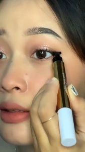 O.TWO.O 2 In 1 Liquid Eyeliner Stamp Waterproof Long-lasting Eye Liner Pencil Makeup