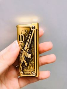 HỘP QUẸT BẬT LỬA GA KHÒ KIM LOẠI KHẮC NỔI HÌNH