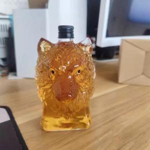 Whiskey Bottle Wolf Sculpture Wine Cup Aesthetic Collectible Wolf Themed Glass Bottle for Cocktail Whiskey Travel Kitchen Bar