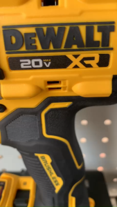 Máy khoan động lực dùng pin 20V Dewalt DCD806N-B1
