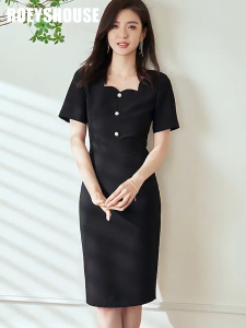 Đầm Body Dáng Bút Chì Cổ Scallop Nút Bọc Đen Huyền Bí Thanh Lịch
