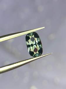 1.30 กะรัต | เฉดสีฟ้าในสปิเนลธรรมชาติ | 8.1x5x3.9 มม | 1.30 carats | shades of sky in this Natural Spinel | 8.1x5x3.9mm