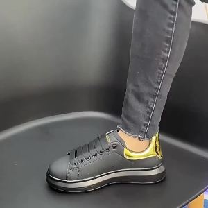 COD  Pasangan Kasut Lelaki Perempuan a Baru Musim Bunga dan Musim Gugur Tebal Papan Bawah Kasut Jenis Popular Sukan Boleh Bernafas Hitam Putih Sepadan dengan Kasut Putih  CNN