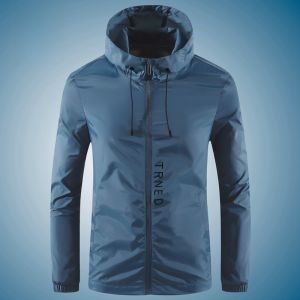 ROMON | เสื้อผ้ากันแดดผ้าไหมน้ำแข็งบางเฉียบสำหรับผู้ชาย ฤดูร้อน 2023 วัสดุโพลีเอสเตอร์ กันแดด กันยูวี สำหรับการเดินทางกลางแจ้ง ปีนเขา ตกปลา แฟชั่นสตรีท