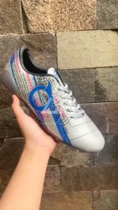 SEPATU BOLA ORTUSEIGHT LEGION SILVER ABU TOSCA KEKINIAN SEPATU OLAHRAGA TERBARU