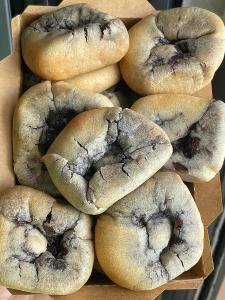 Traditional Chinese Black Rice Cake Thin Crust Sticky Tasty Old Fashioned Bakery Product from Maita Hutong Brand in Mainland China