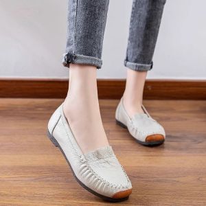 Leather Flat Bottom Slip-On Casual Shoes Comfortable Commute Womens Footwear Soft Sole Easy Wear round Toe Thick Heel
