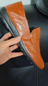 Lightweight Mens Casual Shoes Breathable Soft Leather Mens Brown Black Breathable Slip On Shoes Outdoor Anti-slip Male Sneakers Summer Walking Loafers